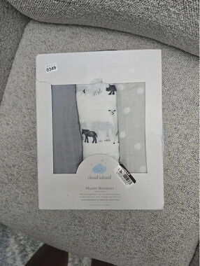 Brands, new cloud island muslin, blankets, item 349 bin 19